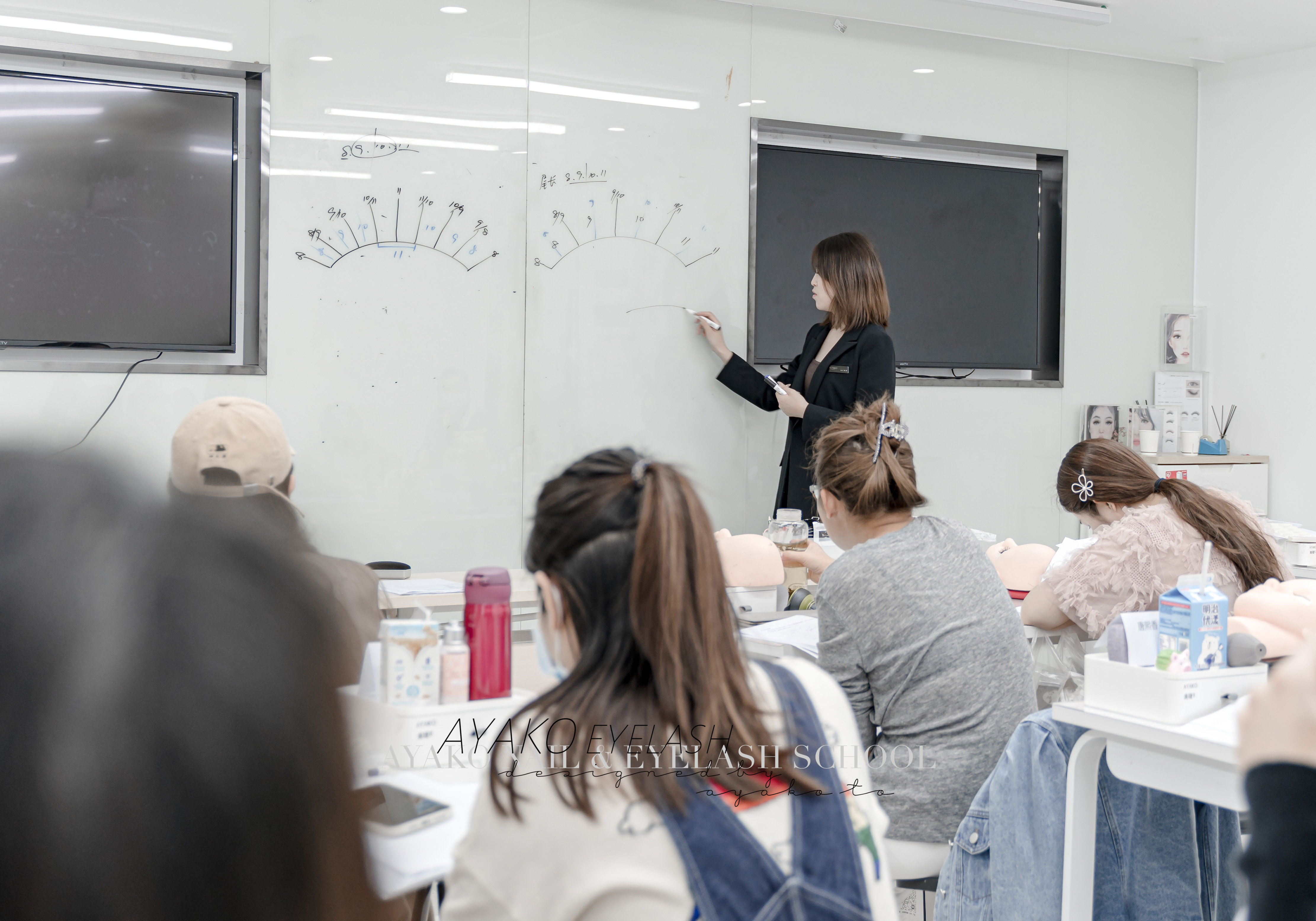 去哪可以学美甲可以学到真东西？技术过硬的美甲培训是哪里？