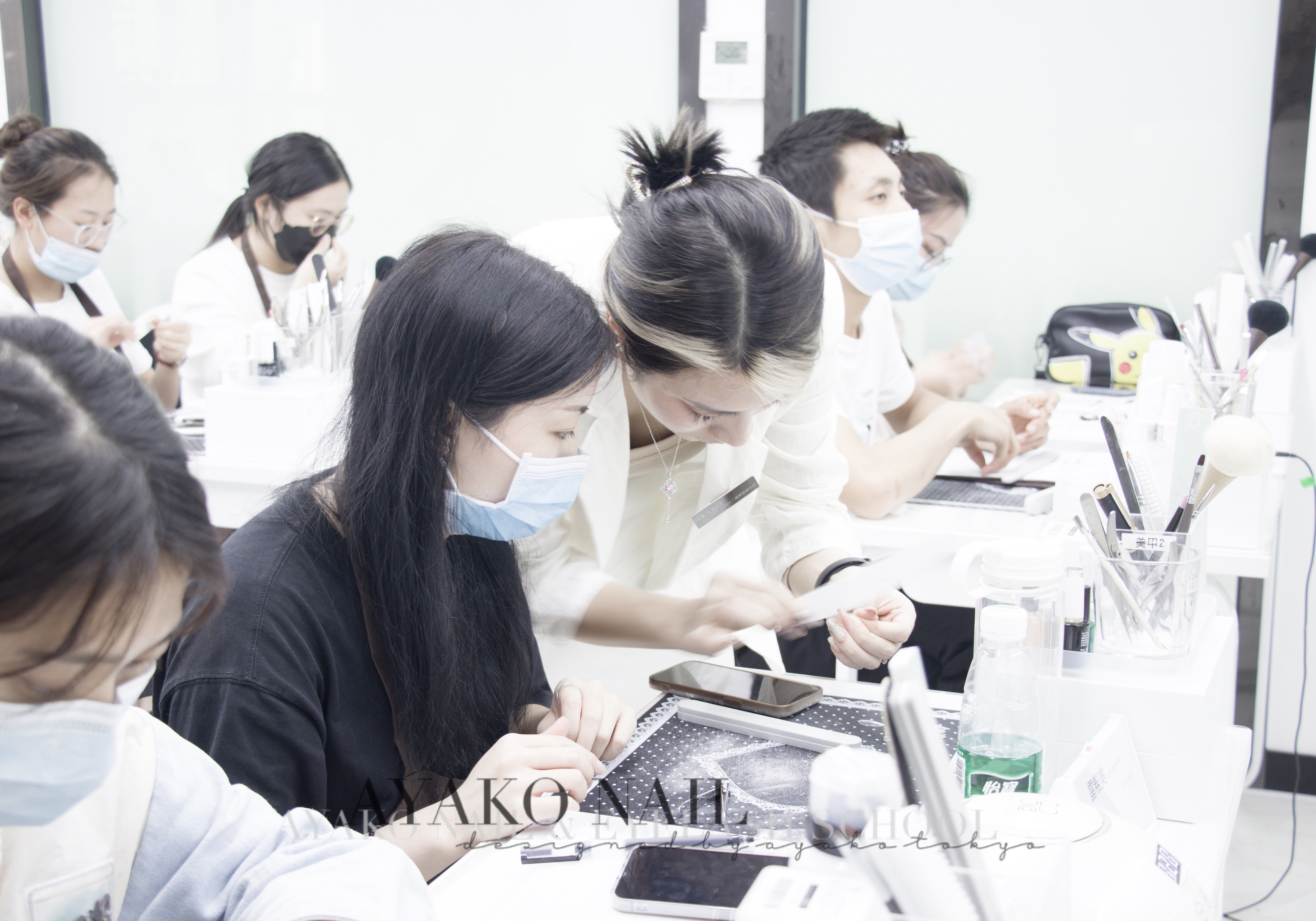 初学者怎么学习美甲？一个好的培训学校不可或缺