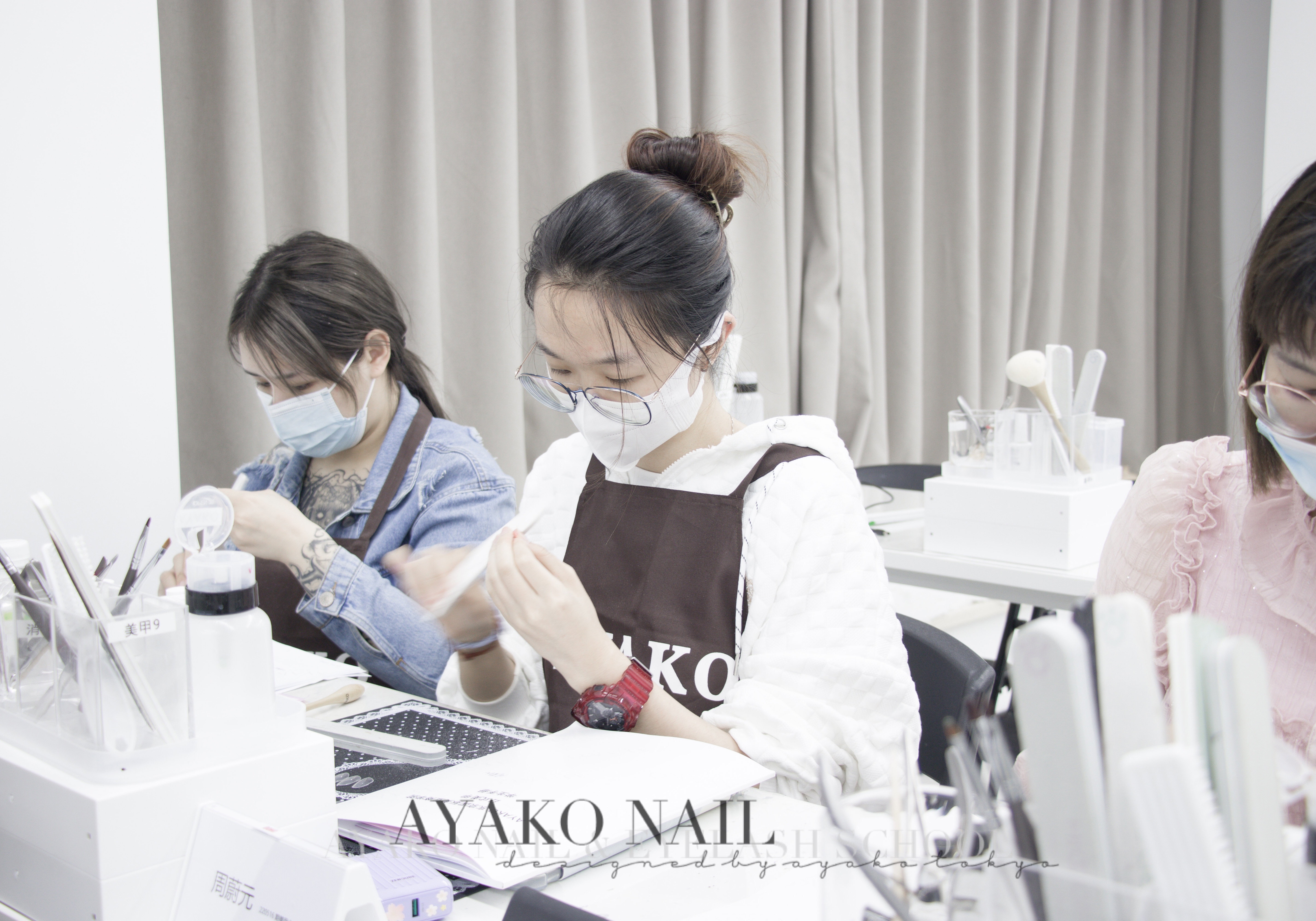 初学者怎样学美甲才有良好效果？理论与实践两手抓