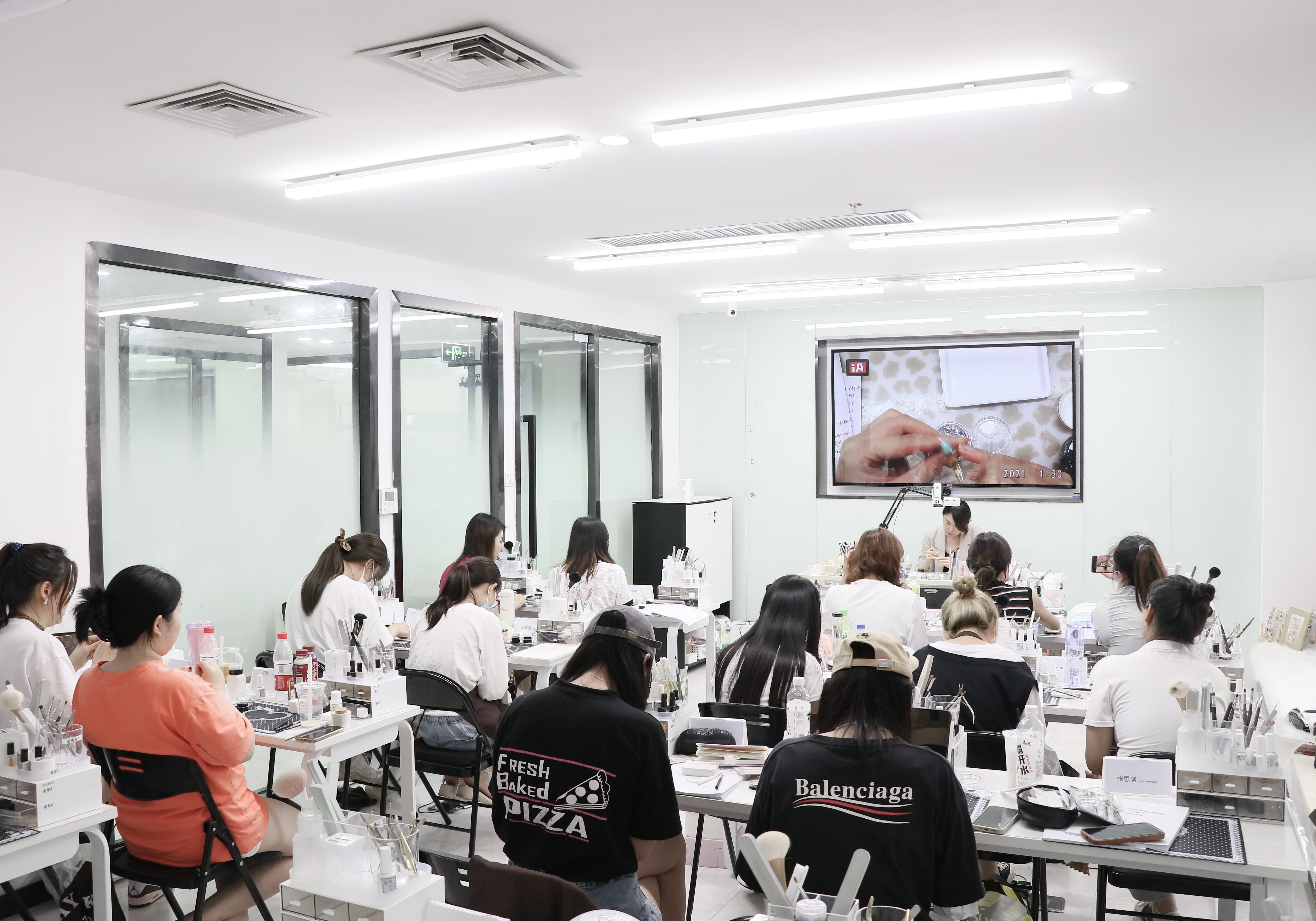 日式美甲美睫培训对于美甲行业的帮助大吗？