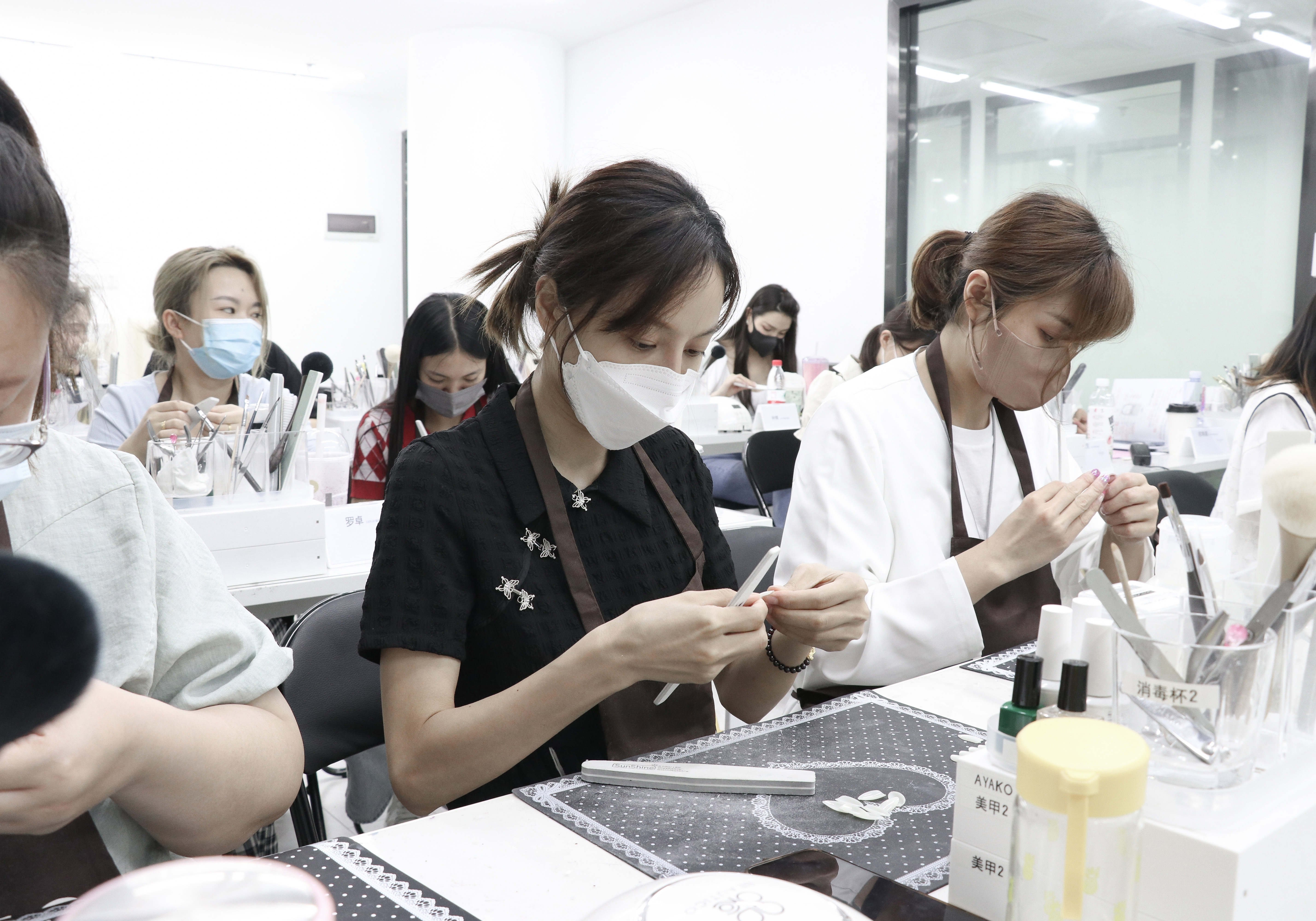 资深美甲博主告诉你哪里有专业美甲学校？