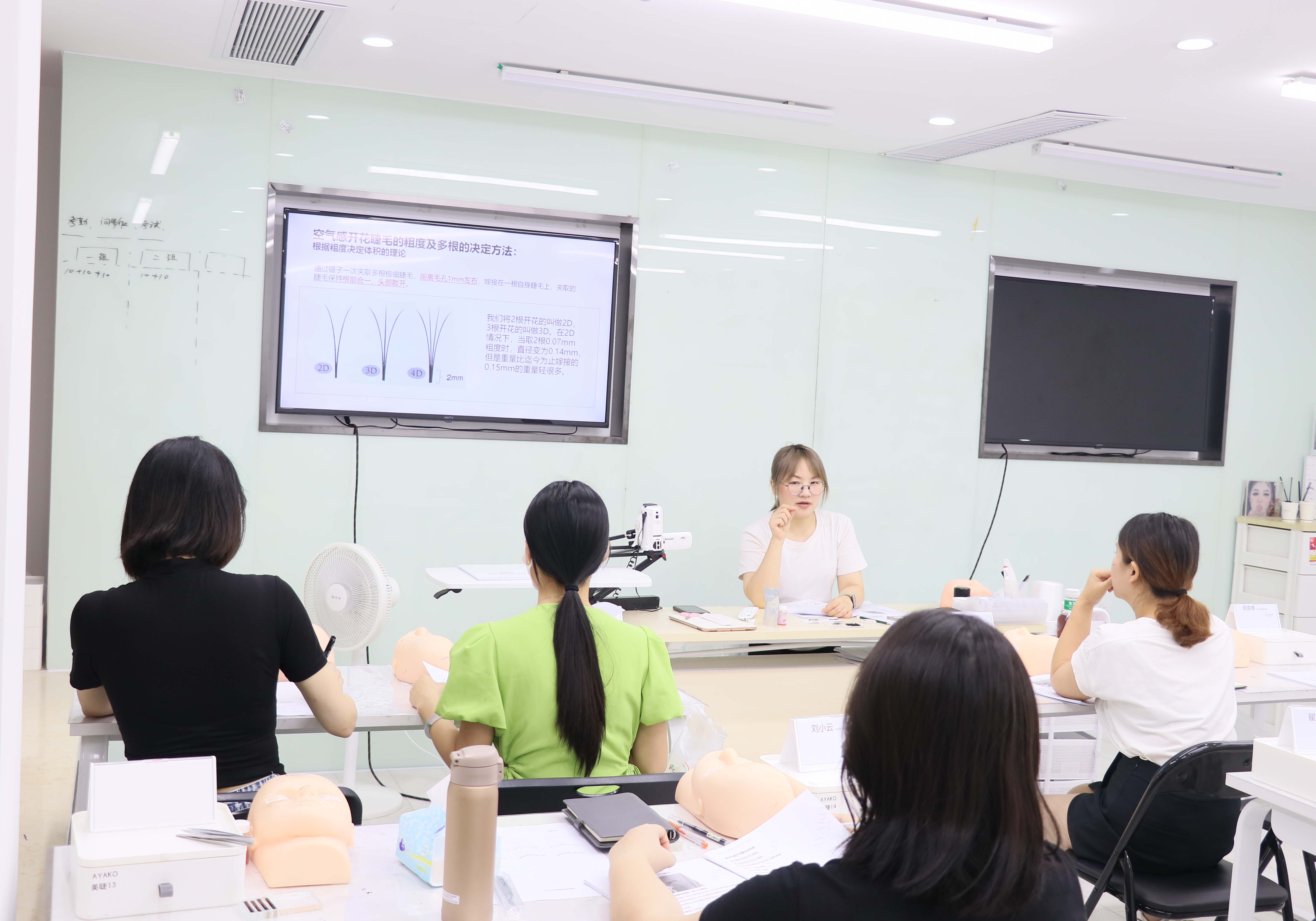 美甲学习班课程值得去么？为什么很多人推荐？